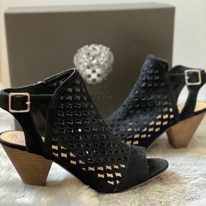 Vince Camuto Emperla